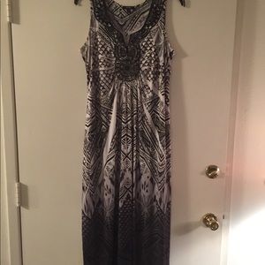 Dress worn once. Apt. 9